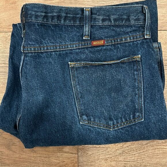 Men’s Rustler jeans preowned. 100% Cotton.  Sturdy jeans Sz 42 X 32. - Picture 3 of 4